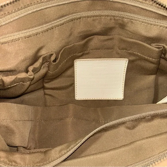 Coach F19202 Signature Stripe Multifunction Baby Diaper Travel Tote Bag - Picture 10 of 14